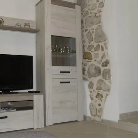 One Bedroom Venilia Ground Lukoran
